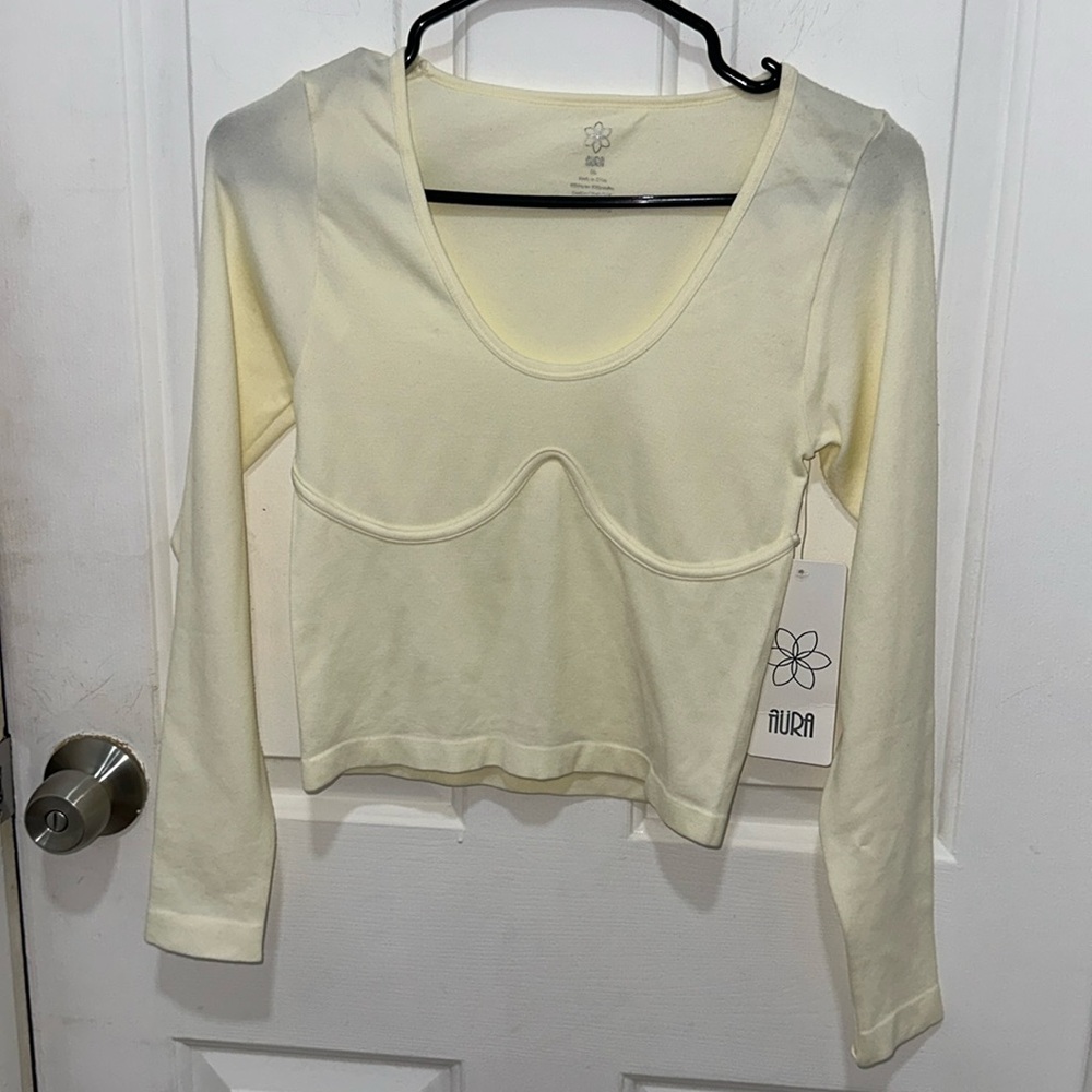 NWT Aura Top